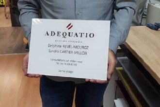 Comment faire une plaque professionnelle