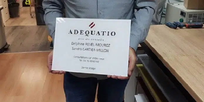 Comment faire une plaque professionnelle