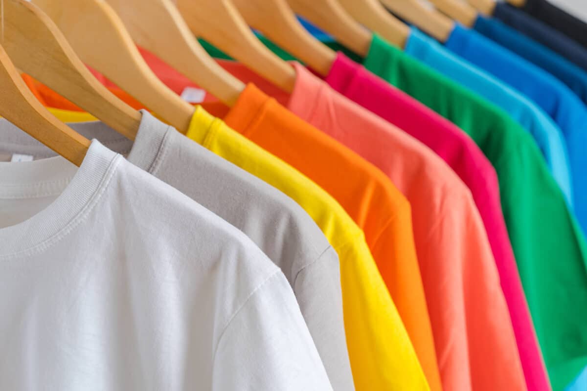 Les avantages des t-shirts personnalisés pour le team-building en entreprise