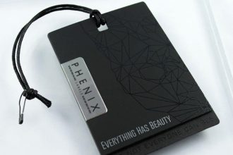 Phenix - Les créateurs de lignes de vêtements optent pour des étiquette hang tags de qualité