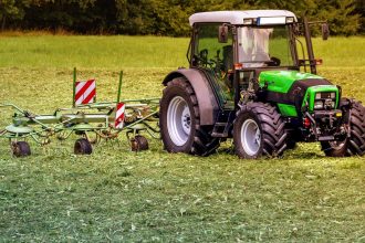 Acheter du matériel de manutention agricole d’occasion : les avantages