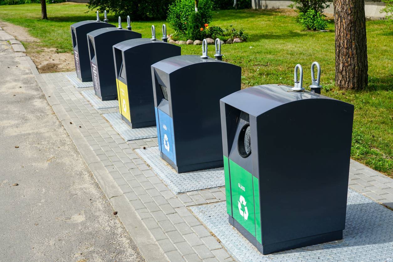 recyclage déchets collectivité espace collecte poubelles équipements matériel bacs