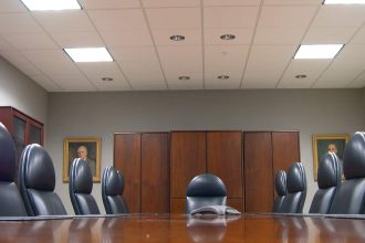 Comment s'assurer d'être le plus fidèle à ce qui s'est dit lors d'une réunion quand on écrit un compte rendu ?