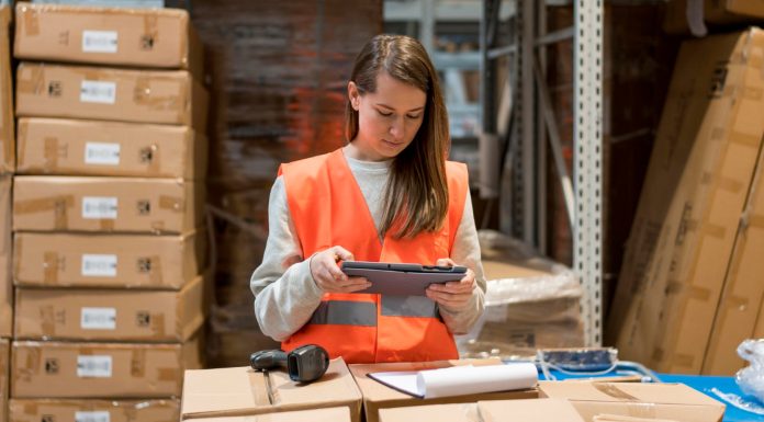 Les avantages de l'étiquetage automatique dans le secteur industriel