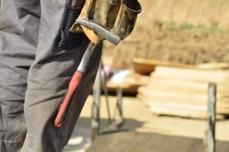 Les obligations de l'entreprise pour la protection du travailleur isolé : PTI et DATI