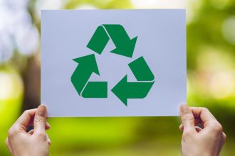 Tri des déchets en entreprise : pourquoi et comment bien s’y mettre en 2025 ?